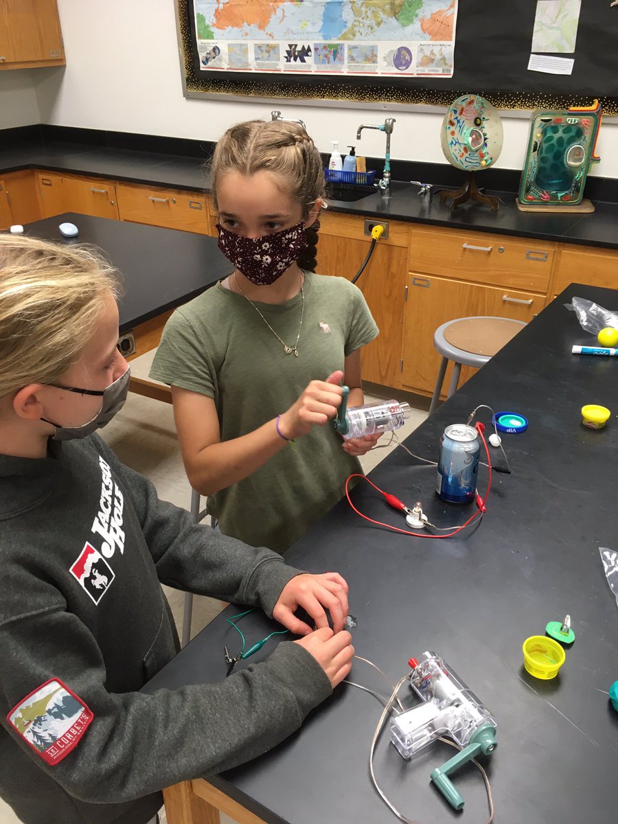 MPHScienceDept's tweet image. When the teacher steps aside after saying to 6th grade scientists find materials that conduct or insulate......