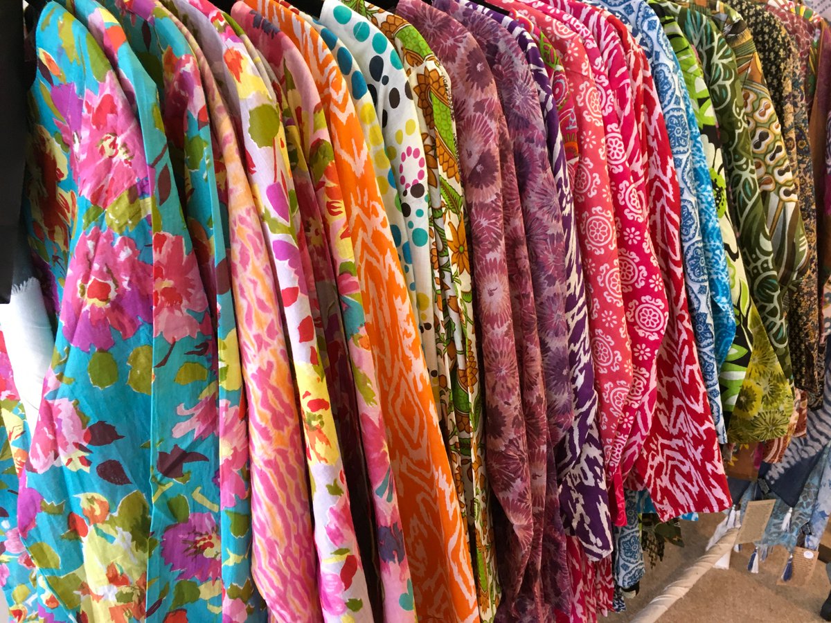 $20 tunic SALE at LuLi Boutique! ☀️
Hot weather is just around the corner!
Relax in and be comfortable in a beautiful cotton tunic!