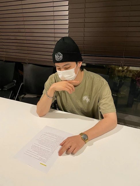 myloveyugy's tweet image. .@JAYBDEF___: “Como líder, por supuesto q me he enfrentado al estrés, cuando hay cosas q no salieron bien, primero pienso en mis propias responsabilidades. Aunque enfrentamos muchas dificultades, y porque creo q este es mi papel, es por eso q no quiero renunciar a GOT7 ahora” 😭