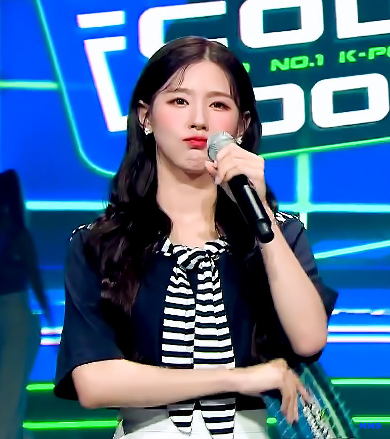 MMS_GIDLE's tweet photo. 210603 엠카 MC
#미연 #MIYEON https://t.co/AR2X7ixqcF