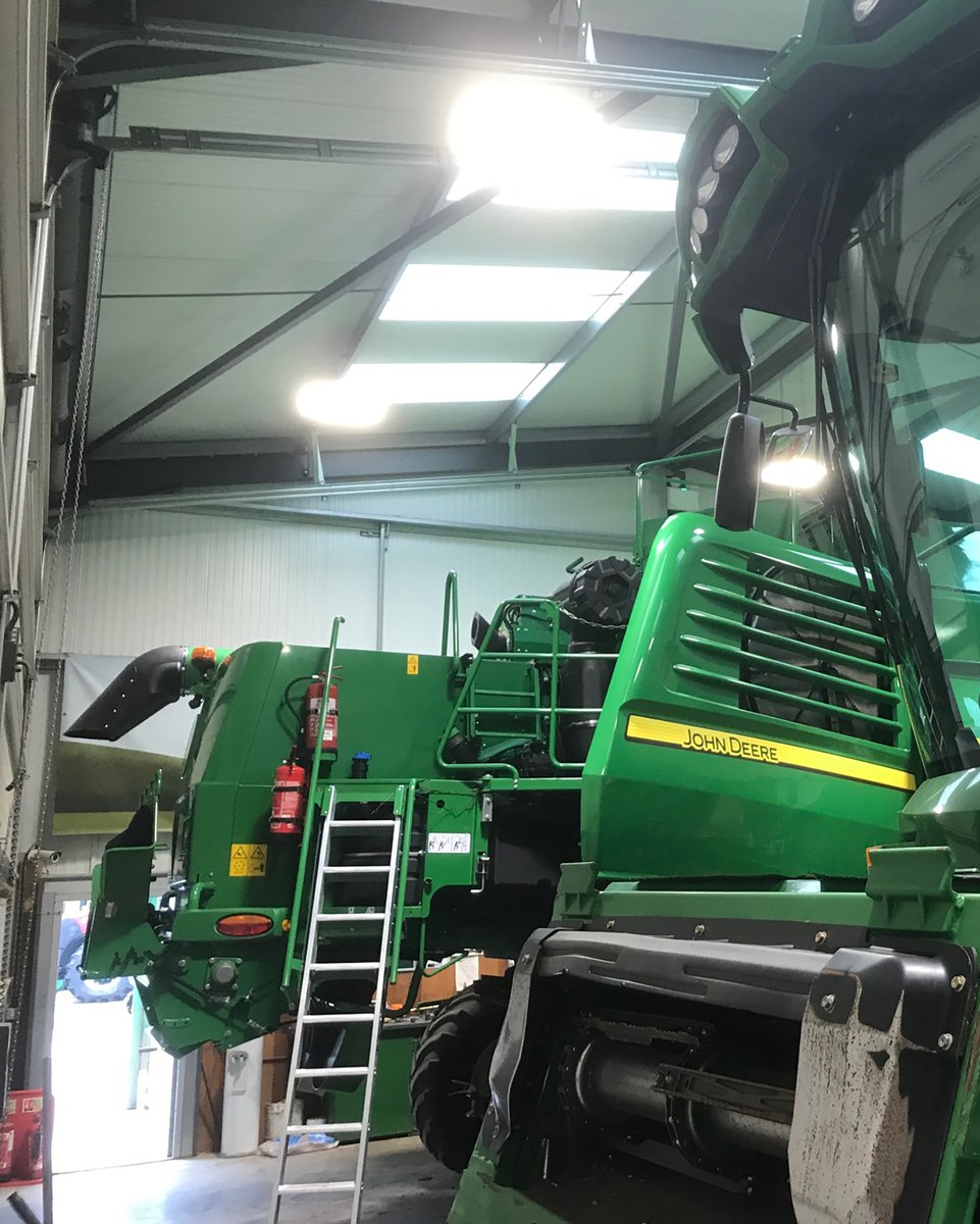 With #harvest21 creeping ever closer it's not too late to get your combine booked in for a pre-season run-up and 180 point Expert Check! Call your local Farol service department or give us a ring on 0808 164 7700 to get booked in. #FarolAftersales #ExpertCheck