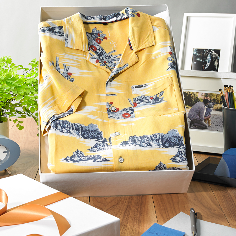 Macys's tweet photo. Is your dad a cool dad? Either way, he deserves a really cool gift this Father’s Day.