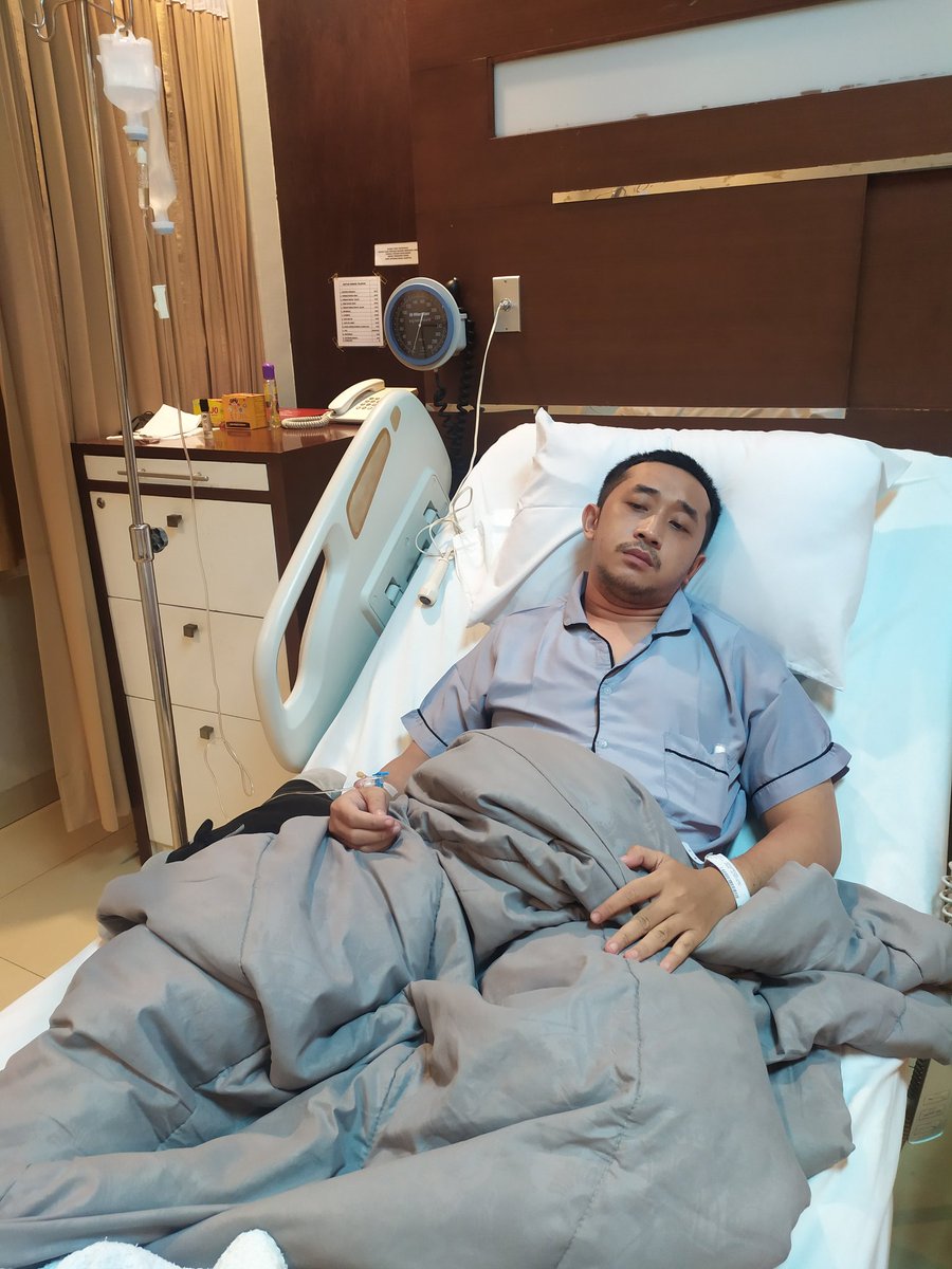 aprnsyh's tweet photo. 2021 gue diwarnai dengan tbtb tulang leher belakang sampe kepala bagian belakang sakit banget kyk ditarik + diplintir abis abisan. Jaga kesehatan ya guys, kita gatau penyakit dateng kapan buat nyerang kita. https://t.co/NYehFaAdWp