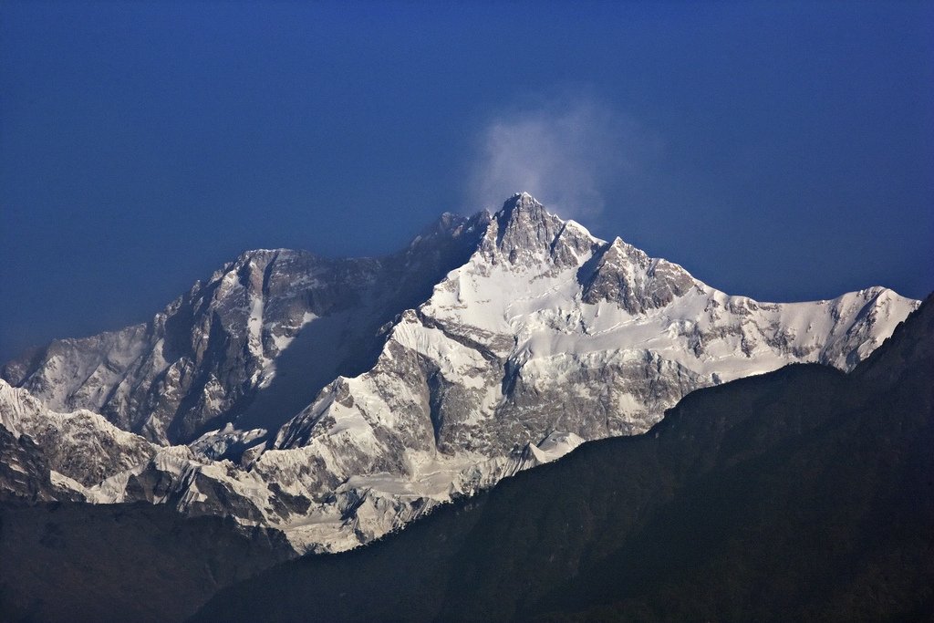 CarolinaNorbu's tweet photo. World's 3rd highest mountain peak is in the border of Sikkim, India.
#AchapterforNE #NortheastMatters 
#NortheastIndia https://t.co/cvWWzfucG2