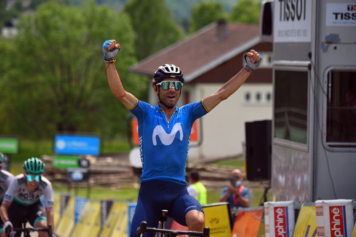 alejanvalverde's tweet image. 🙌 ¡Boom! Muy contento de volver a ganar en una gran carrera como #Dauphiné. Siempre hay que hacerlo pero hoy más que nunca. Gracias a todo @Movistar_Team por facilitar esta victoria. Chapeau, @SupermanlopezN 

📸 @Dario_beli / @bettiniphoto