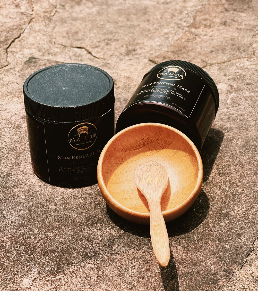 glowwhisperer's tweet photo. Itβs #FREESHIPFRIDAY over at @MiaLueur! Grab you some skin essentials! Check out our Renewal Mask Set that comes with the Lueur Bamboo Set! Itβs a STEAL!! Use the code βFREESHIPβ at checkout!! Shop with us today! mialueur.co@ https://t.co/ckCIToG2wh