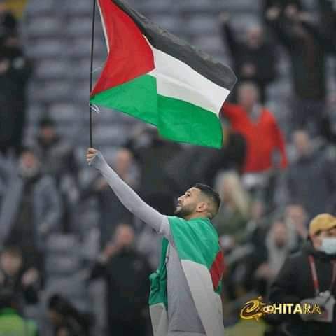 رسميا غياب رياض محرز عن قائمة أحسن  23 لاعبا في دوري أبطال أوروبا والسبب واضح 👇 (التضامن مع القضية الفلسطينية)
جادوغ في خاطر الشيخ محرز أكبر منهم ومن دوريهم 🤞⁦❤️⁩
<a href="/FIFAcom/">FIFA</a> 
<a href="/Mahrez22/">Riyad Mahrez</a>