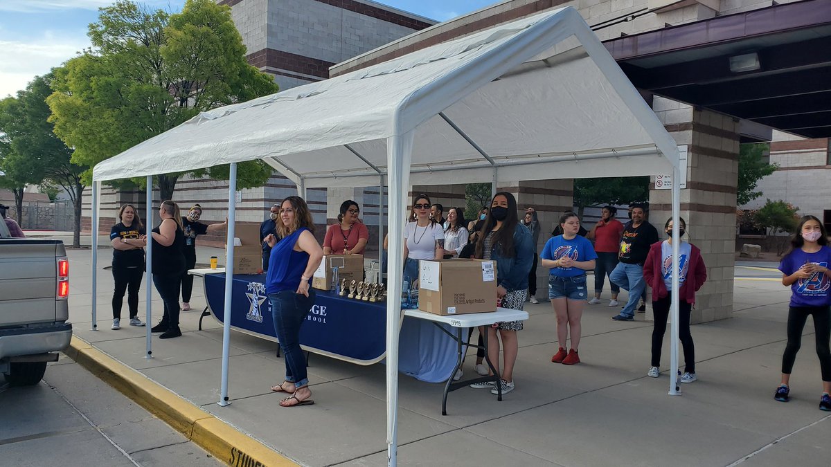 KWright_BMES's tweet photo. Celebrating our Generals today for all their accomplishments during the year! #SRidge_MS #Generalsconquer #CommittedToRise https://t.co/kqNY1kZXcK