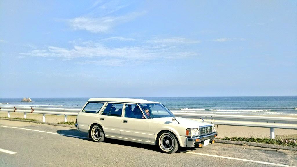 L_GS126V's tweet photo. 「変なアルミ」履きこなしてこそベテラン
履きこなしてはいない(つけただけ)#ENKEI #5Spoke
#遠州軽合金 → #エンケイ
#円形 ではないらしい https://t.co/DpzfepO8Y9