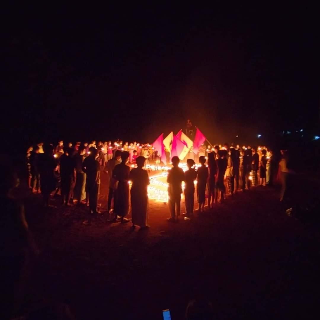 Peaceful night protest against the dictatorship in Paintaw village, Tanintharyi Region. 

#LessTalkMoreActionsASEAN
#June4Coup
#WhatsHappeningInMyanmar