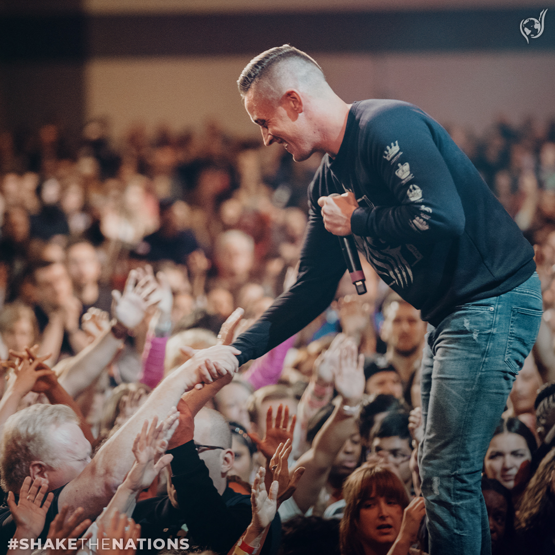 shakethenations's tweet photo. #ChristIsKing #Miracles #Signs #Wonders #JesusChrist #GloryToTheLamb #ShakeTheNations #NathanMorris #Jesus19 https://t.co/720O1s3JEF