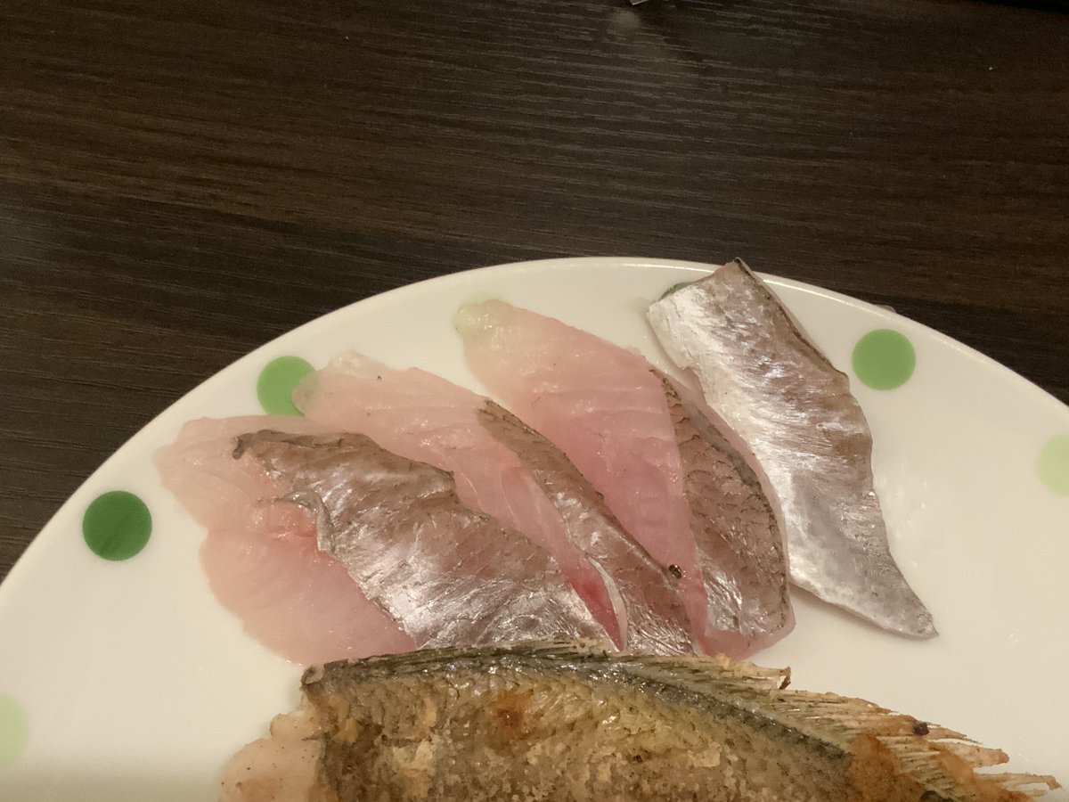 かおサン 6 22誕生日 あと2日 今日作った イシモチ焼き定食 だ 隠れた美味いやつ 小骨を何とかすればもっと良くなる 刺身と塩焼き アタマで出汁を取って味噌汁を作りました この５ 8月が旬みたいなので 見かけたら食べてみて