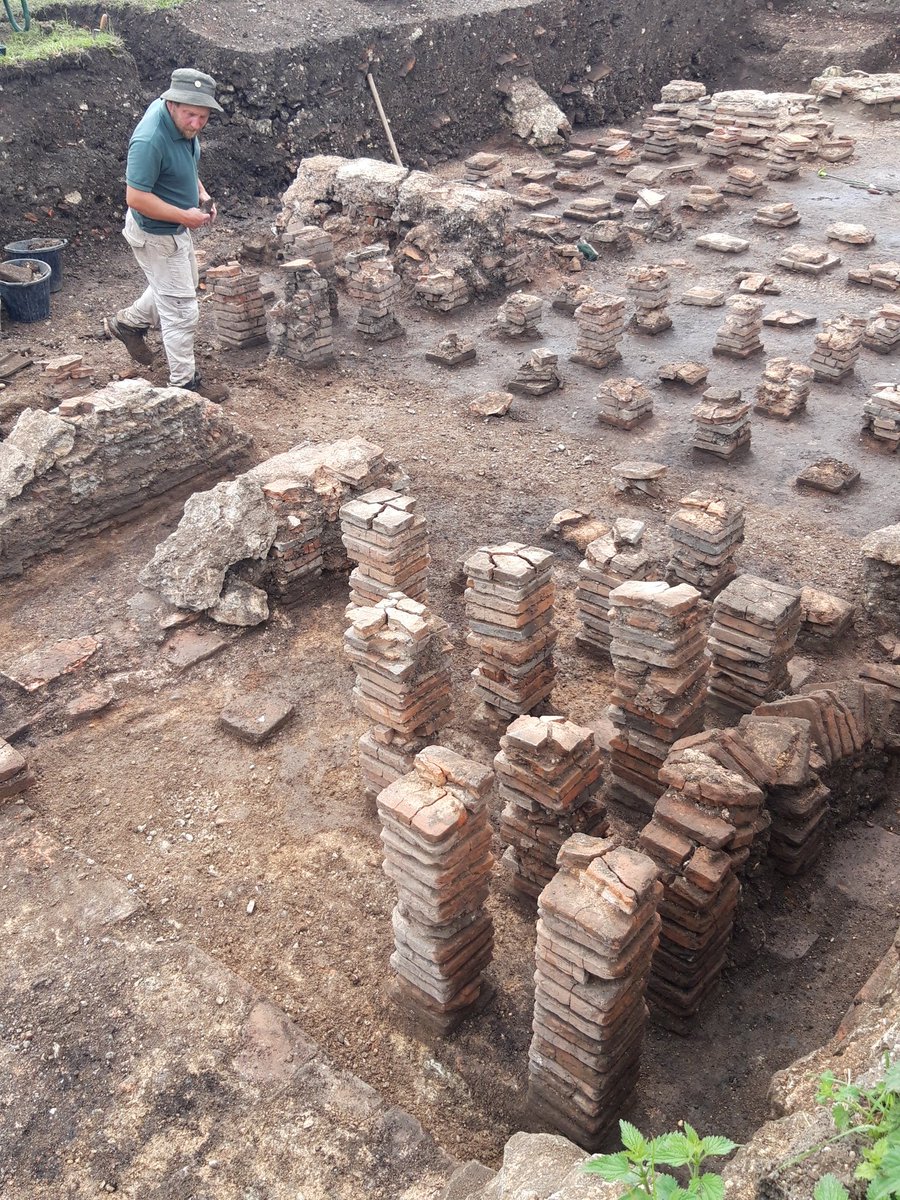 It seems we have got swept up into #HypocaustGate ! <a href="/Durotrigesdig/">Durotriges Project</a> <a href="/romanpalace/">Fishbourne Roman Palace</a> Inevitable considering our amazing pilae stacks. #archaeologyjenga