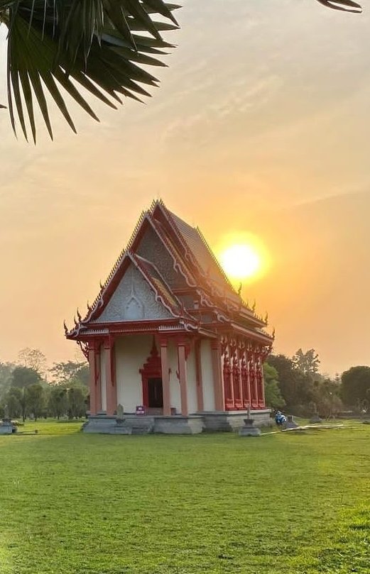 MibangNami's tweet photo. The Golden Pagoda of Namsai, also known as Kongmu Kham, in the Tai-Khamti language, is a Burmese-style Buddhist temple that was opened in 2010.
Located in Namsai, Arunachal Pradesh..
@ncert @SonuSood
#NortheastMatters 
#Achapterfornortheast https://t.co/Cn51XlaxTx