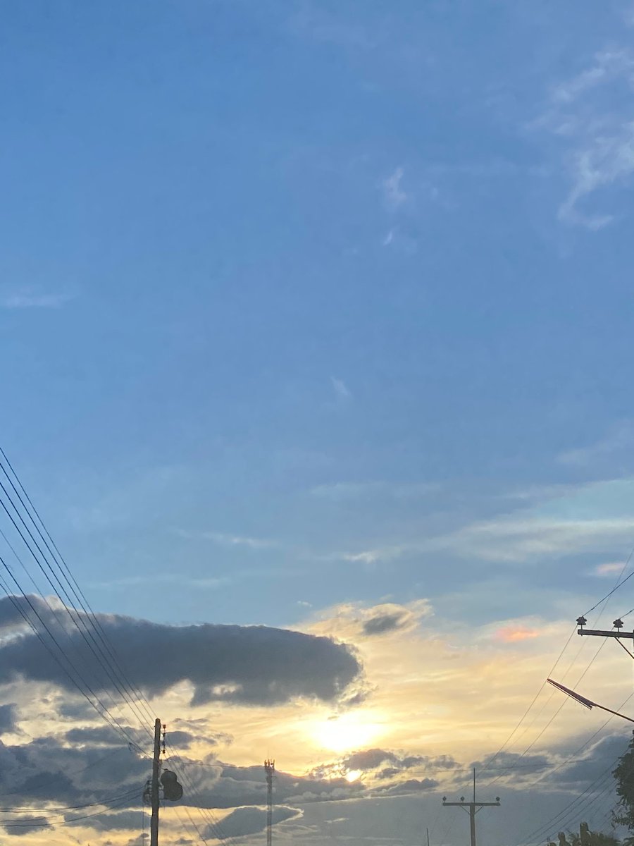 eomunumo's tweet photo. This evening⛅
#cloudbycloud https://t.co/zEVjJLly3d
