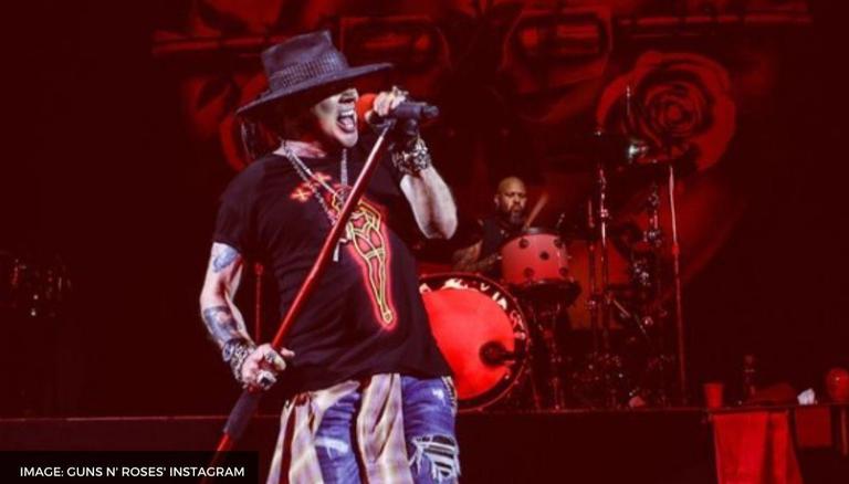 Guns N Roses vocalist Axl Roses rare picture surfaces on internet; take a look - Republic World j.mp/2SZ02NX