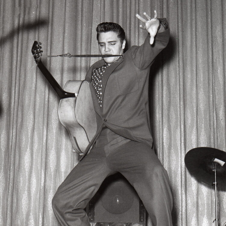 "Some people tap their feet, some people snap their fingers, and some people sway back and forth. I just sorta do 'em all together, I guess." - Elvis Presley

#ElvisPresley #King #RockNRoll #Dance #Move #Icon