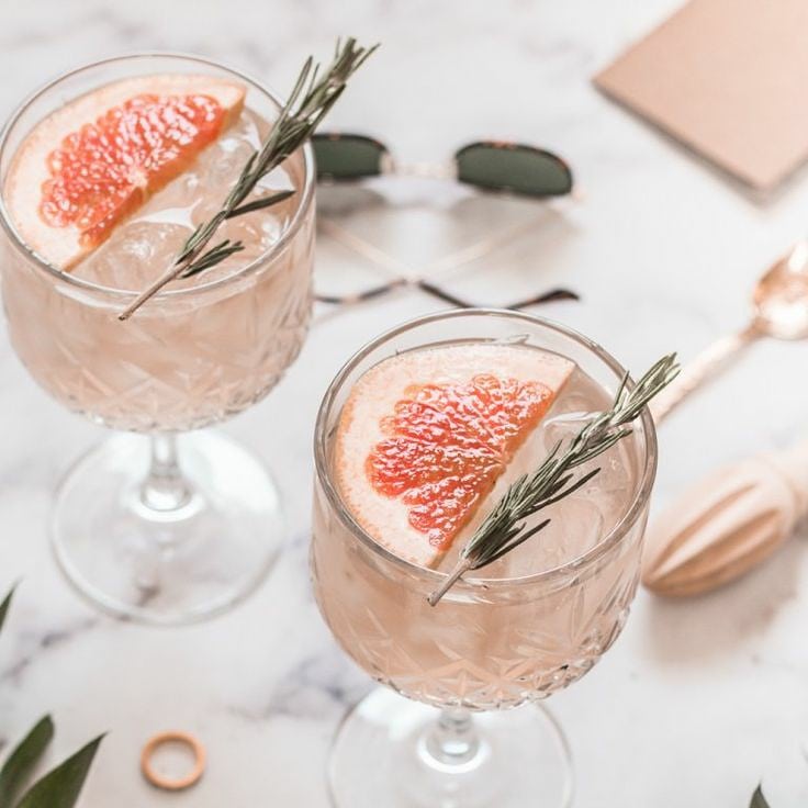 b_eventful's tweet photo. It's Friday...and it's almost Happy Hour. 

What's your favorite place to meet up with your girls?

https://t.co/Z8OnBaepny 
 
#celebrate #specialmoments  #makememories

 [WEDDINGS • SOCIAL EVENTS • CORPORATE] https://t.co/lru5O63YUy