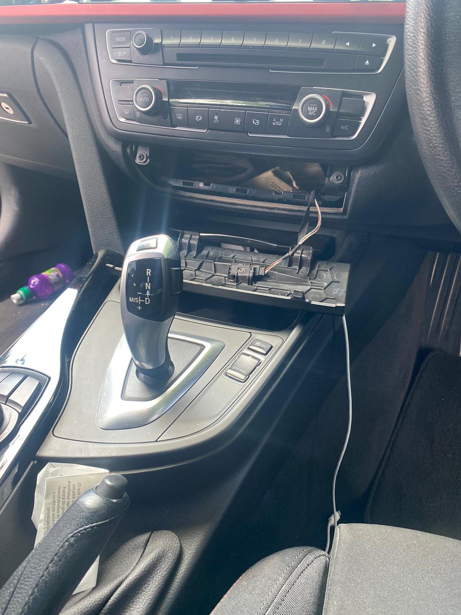 MetTaskforce's tweet photo. U23 on patrol in @MPSBrent yesterday stopped two gentlemen in a vehicle who had something to hide. Thankfully our @MetTaskforce dogs colleagues are the Met's hide and seek champions. Large quantity of cash linked to organised crime recovered. #thenoseknows
^2304U https://t.co/jNNUCFZExU