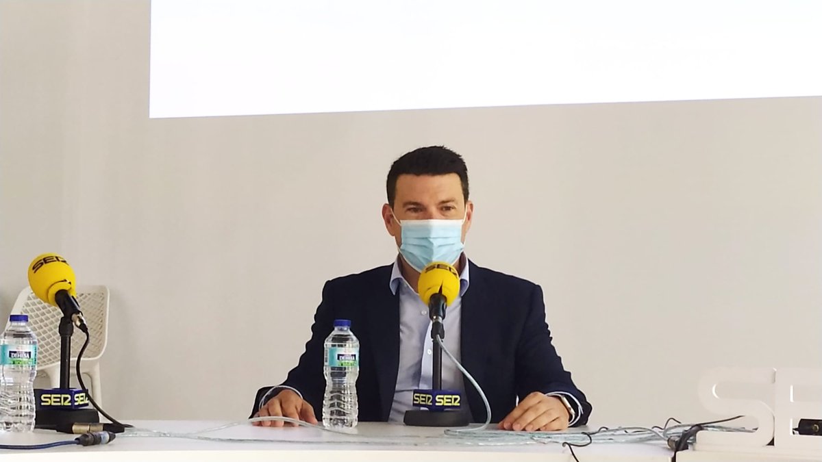 SER_Murcia's tweet photo. Raúl Morales (CEO Soltec): "La Región de Murcia tiene una oportunidad única para aprovechar la transición energética. El medio ambiente no permite más dilación" #EncuentrosSERMurcia #DíaMundialdelMedioambiente #SoltecEnvironment https://t.co/1XRCacMBit @SoltecTrackers https://t.co/kMR3JoI694