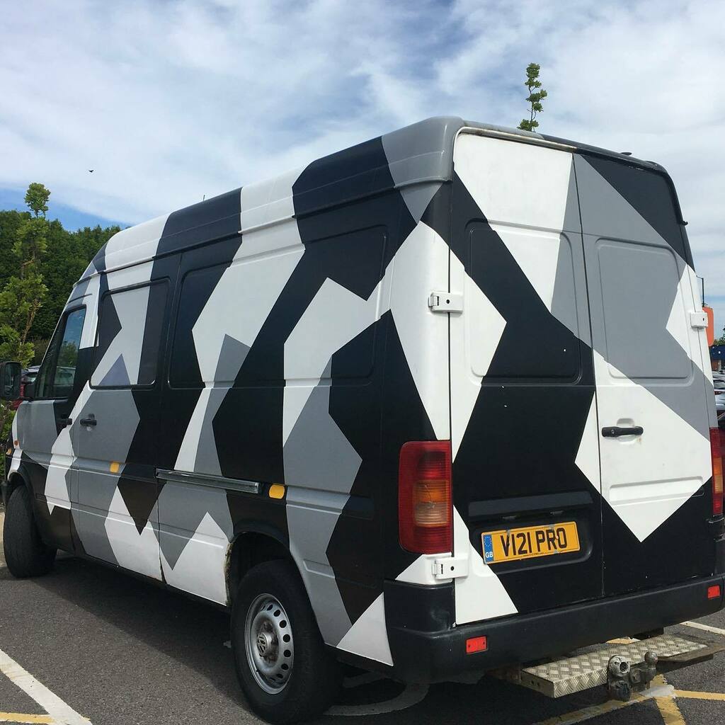 no1bloke's tweet photo. It’s always a great day when you’ve got a #VWLT #vanlove #vanlife #volkswagen #LT #v121pro #camo #urbanphotography #urbancamo #battleship #oldbutgold #keeponrolling #keepgoing #T #lifeimitatesart #vansofinstagram #artimitateslife #hammerite #handpainted https://t.co/l4gU8vhlXN https://t.co/ph2yycC5XZ