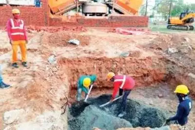 JoshiPralhad's tweet photo. While Congress kept opposing construction of new parliament, in Rajasthan it goes ahead with building luxurious homes for its MLAs at hundreds of crores.

https://t.co/5OgeC2jUdD https://t.co/wdBtfNdd6o