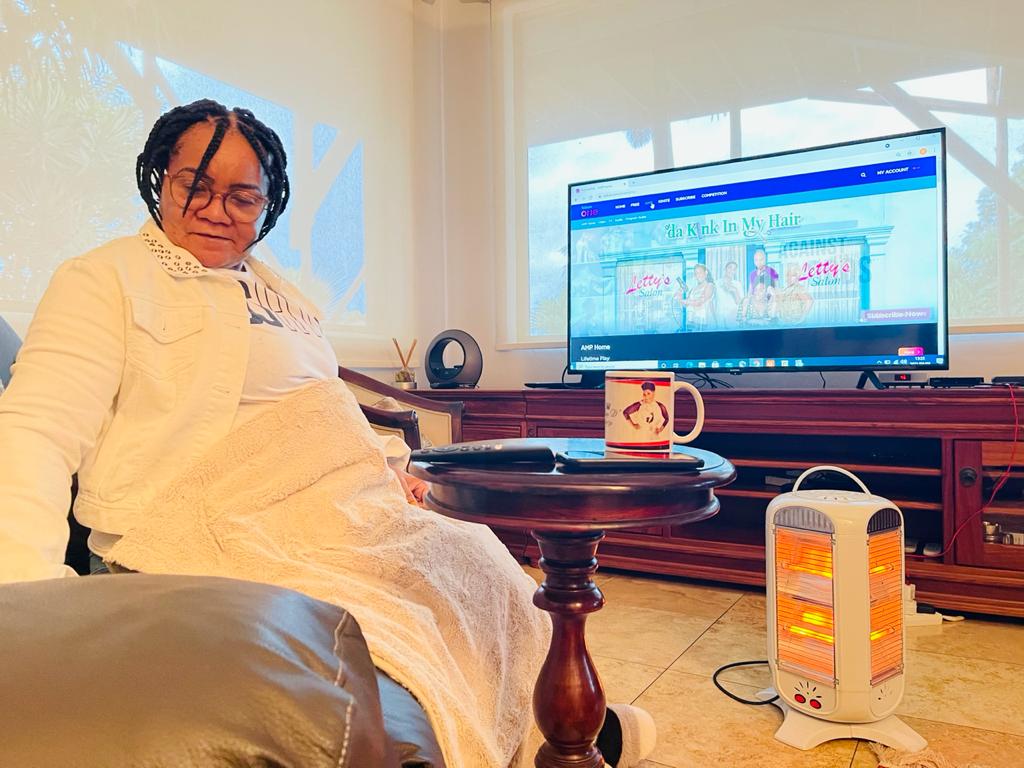 ladydwabantu's tweet photo. Ngizobe ngithokomele phambi kweTv ngizitika ngezinhlelo ezehlukene ku #TelkomONE. Sengifunde lukhulu nje ngesihlabani sesibhakela uMuhammad Ali kanye nabanye khona la kwi "Against All Odds" ⚽🎾🏈Ungasali nawe.
Sign up on https://t.co/LgEDvlublF now🆓

@TelkomZA #TelkomConnectsSA https://t.co/c6Ci0DvLWD