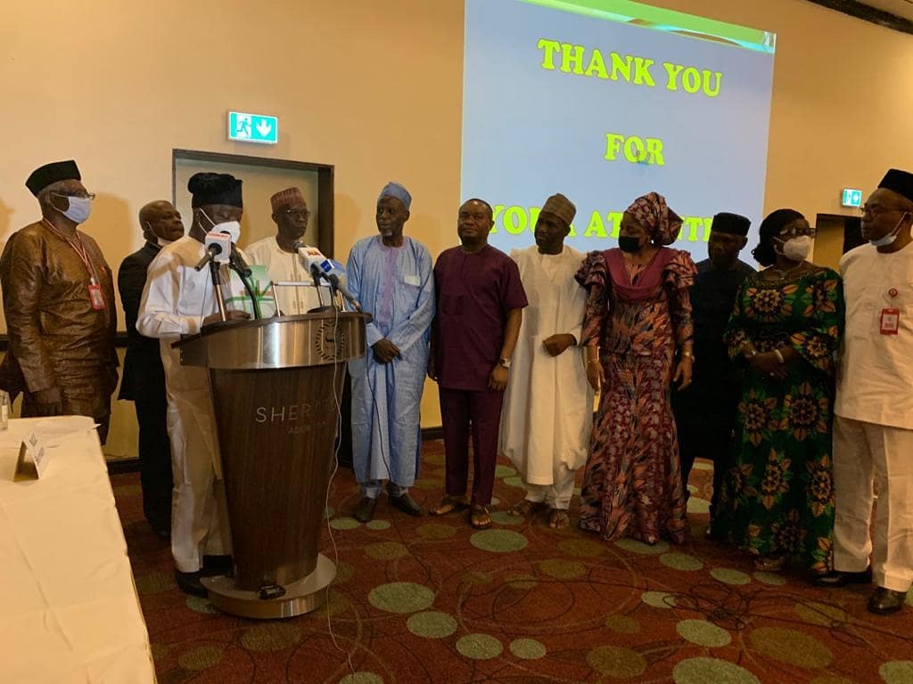 AudaNepadNig's tweet photo. S.A. Adeleke, Comandant  National Institute for Security Studies presenting the Country-Self Assessment Report (CSAR) to Sen. Abba Ali, Chairman, National Governing Council (NGC), Africa Preer Review Mechanism (APRM), NIGERIA  during Formal Presentation of the CSAR in Abuja.
#nta https://t.co/PVf3rYGxI9