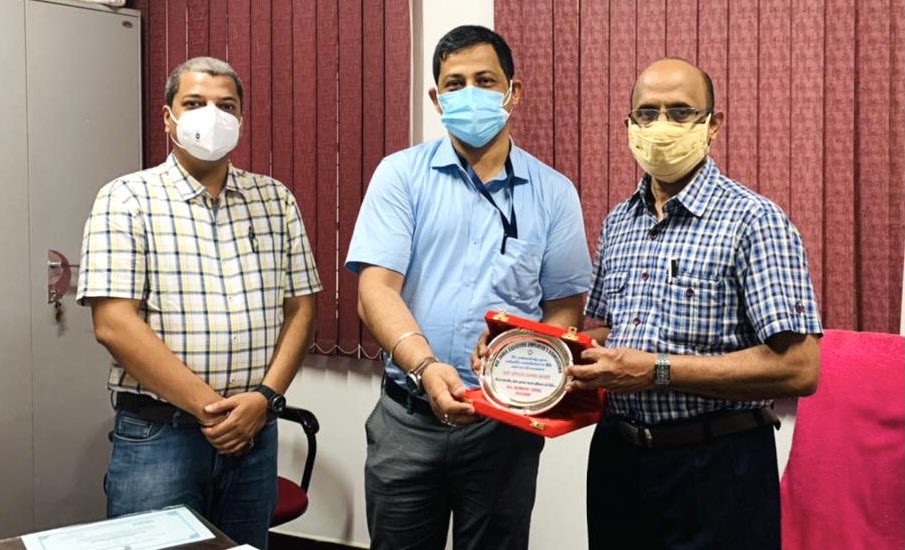ExecutiveOil's tweet photo. “Every new beginning comes from some other beginning's end.” 

Team OIEEA felicitating Shri Sathees Kr. Aniket, CGM-Technical Audit on his superannuation from the services of the company. https://t.co/rCmE0HPMvw