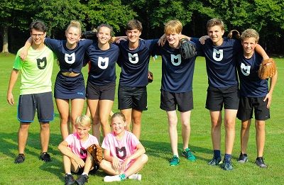 𝐌𝐉 𝐙𝐨𝐦𝐞𝐫𝐤𝐚𝐦𝐩 𝟐𝟎𝟐𝟏!
In deze zonnige week worden de laatste plekken van het MJ Zomerkamp 2021 verdeeld. 65 tafeltennissers beleven een geweldige tafeltennisweek. Bekijk alle info op de website van <a href="/MJTafeltennis/">MJ Tafeltennis - Events</a> #tafeltennis
buff.ly/3mHnpoy.