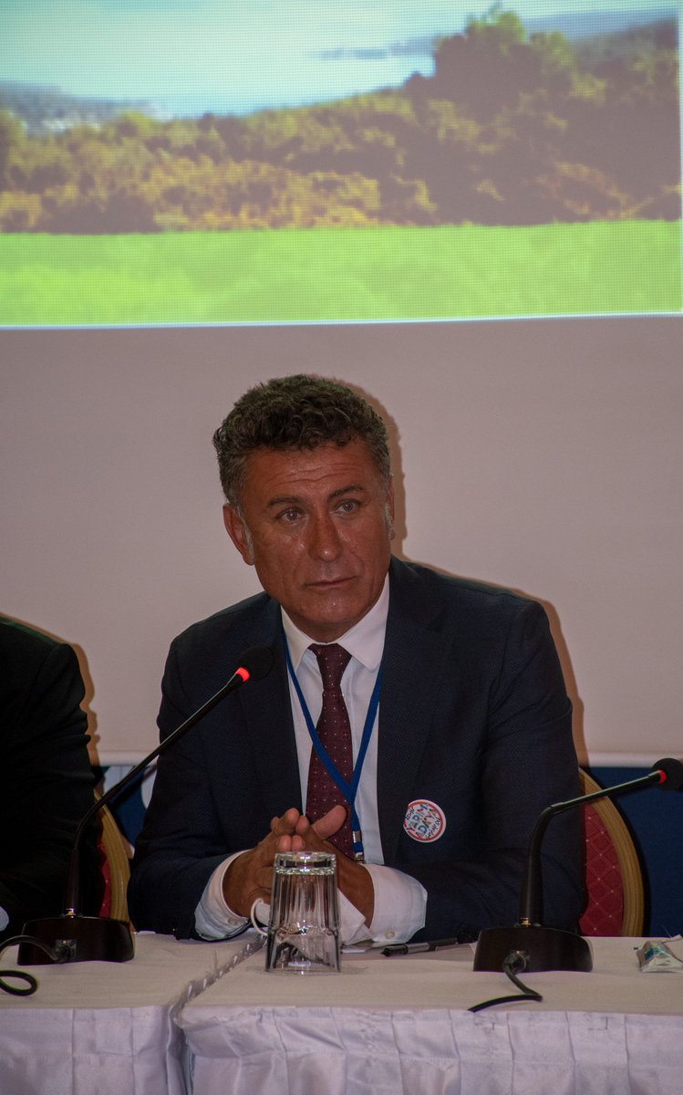 İkizdere ve Cerattepe'de yapılmak istenen rantçı ekoloji talanı, İzmir'de Çeşme'de, Karaburun’da, Seferihisar'da da yapılmak isteniyor. 
Meselenin adını tam koymak lazım: Saray Rejimi ve onun Tek Adam iktidarı!
#YarımadaNefestir
#YarımadayaSahipÇık