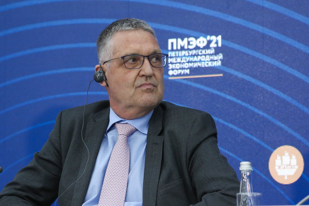 'Cooperation on green transformation is an opportunity to stabilise our relations. The issue should not become another EU RU irritant,' - said Markus Ederer, EU Ambassador to Russia, during the AEB panel session at SPIEF’21. @EUinRussia #SPIEF21 aebrus.ru/en/news/the_fi…