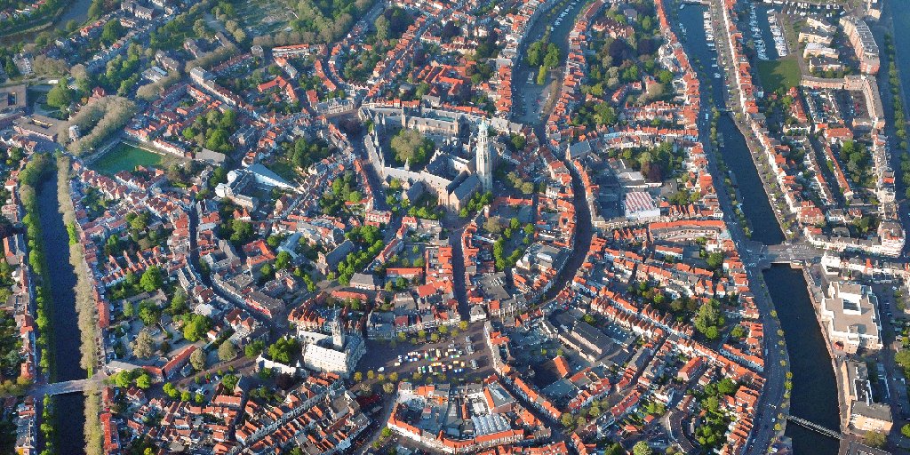 Onlangs verscheen ‘De stadsgenese. Cultuurhistorie en het natuurlijke systeem als gids voor klimaatadaptatie en stedelijke ontwikkeling’, een samenwerking van <a href="/STOWAwater/">STOWA</a> en de RCE. De publicatie is verkrijgbaar via STOWA (stowa@stowa.nl) of digitaal >>> stadsgenese.nl.