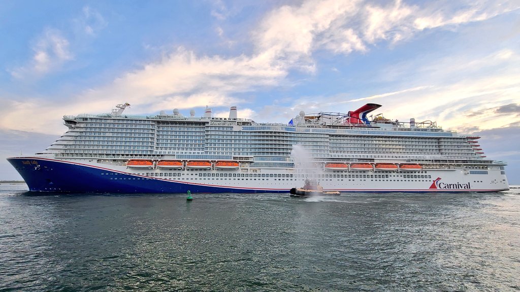CruiseFever's tweet photo. She's home. @CarnivalCruise Mardi Gras has arrived at @PortCanaveral. The first ship in North America powered by LNG and also the first with a roller coaster. #ChooseFun https://t.co/rCtUWbW0G0