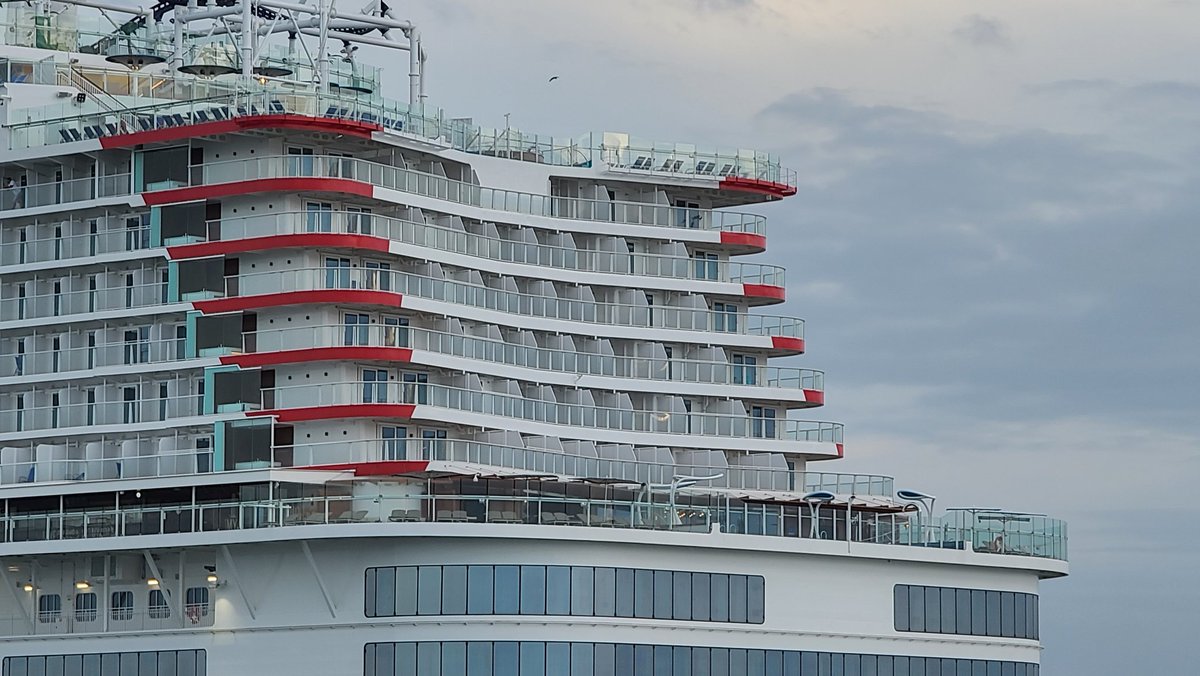 CruiseFever's tweet photo. She's home. @CarnivalCruise Mardi Gras has arrived at @PortCanaveral. The first ship in North America powered by LNG and also the first with a roller coaster. #ChooseFun https://t.co/rCtUWbW0G0