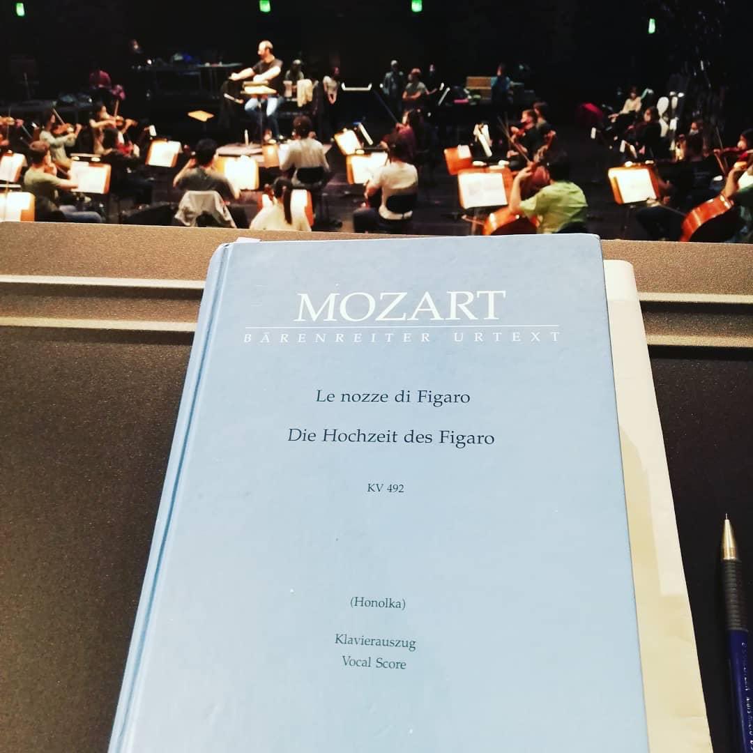 raphael_fusco's tweet photo. Tomorrow I make my Austrian conducting debut in the premiere of @KunstuniGrazKUG’s concert production of Le Nozze di Figaro. I am thrilled to bring this masterpiece to the stage after so many months of social distance. Corriam tutti!!! And thank you @Baerenreiter scores🙏🏻🎶 https://t.co/GNsc0I0bVr
