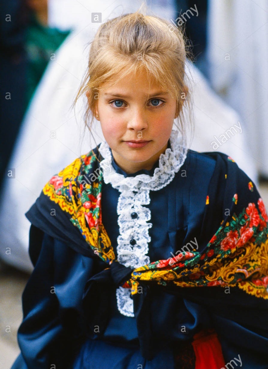 belgium traditional dress