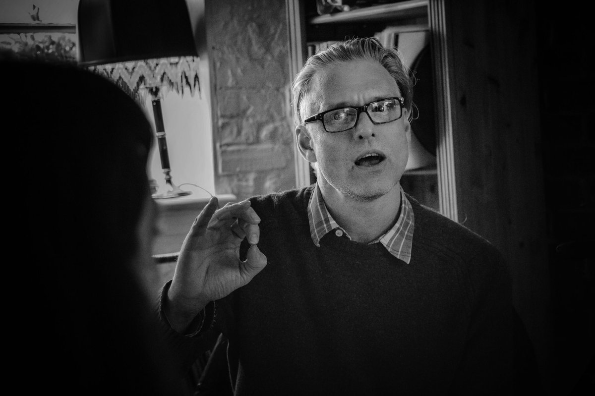 LAS_acting's tweet photo. @stephbillington in #action #coach #actingcoach #coaching #actingcoaching #audition #auditioncoaching #acting #Actor #actress #actingclass #loveacting #stanislavski #masterclass #Passion #Talent #Method #preparation #londonactingschool #stephenbillington https://t.co/aWbwNAvE0H