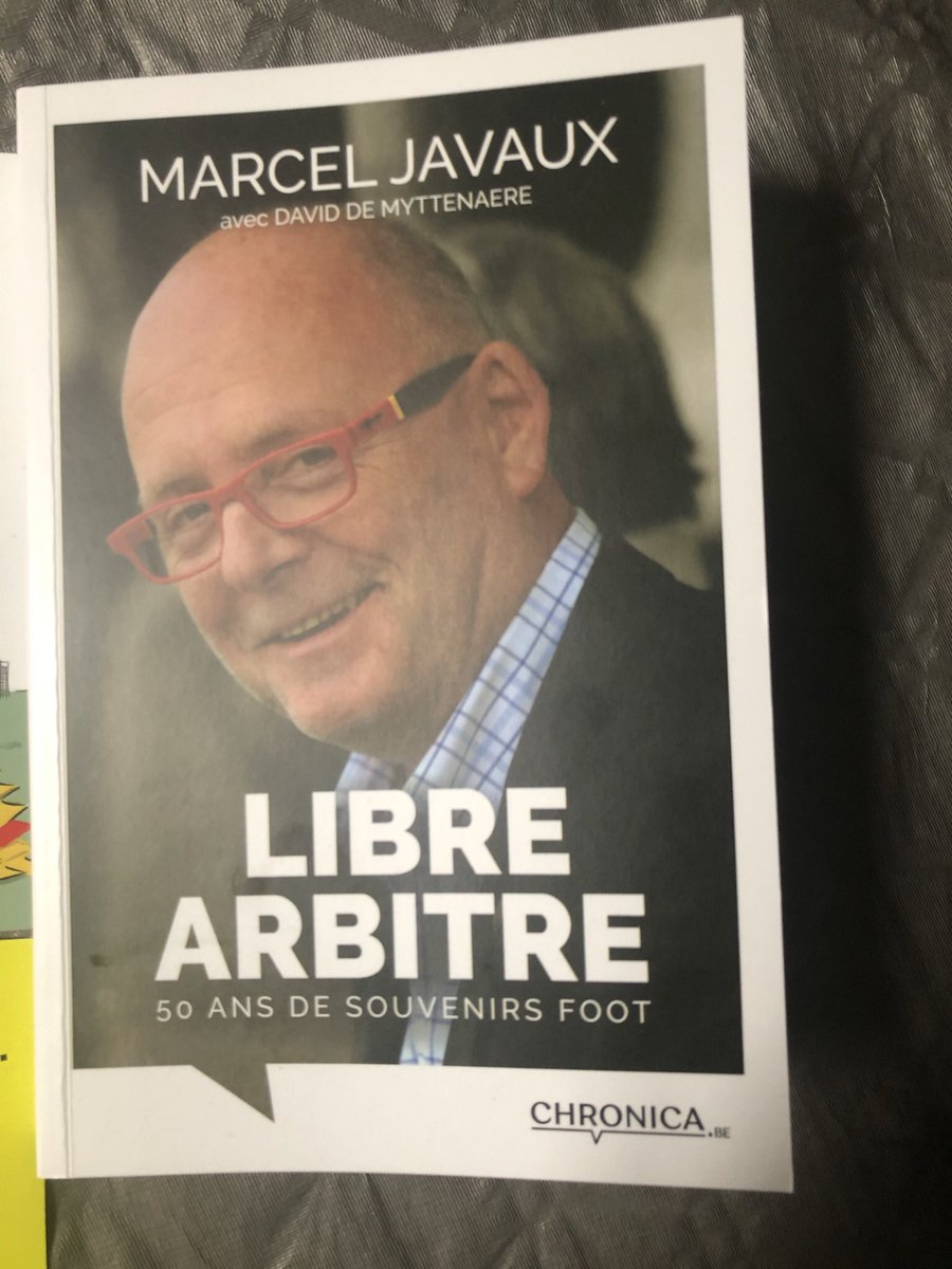 Un immense Merci au plus célèbre des arbitres pour ce merveilleux cadeau ❤️ Un livre prestigieux truffé d’anecdotes et de moments d’émotion retraçant une très belle et prestigieuse carrière bien remplie 👏🏽 <a href="/JAVAUXM/">JAVAUX Marcel</a> <a href="/d_demyttenaere/">David De Myttenaere </a>