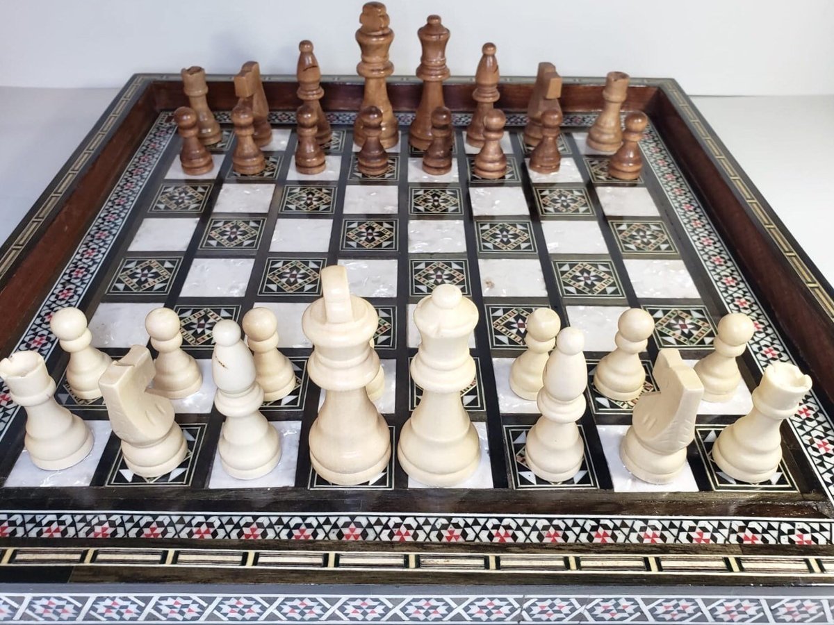 zcu.io/aQnz ↕ An excellent gift or a collectible for him or her!
All our products are handmade by traditional Syrian. Each item is a piece of art, stylish and modern but timelessly infused with the historical spirit of the Middle East
#chessboard #woodenchessboard