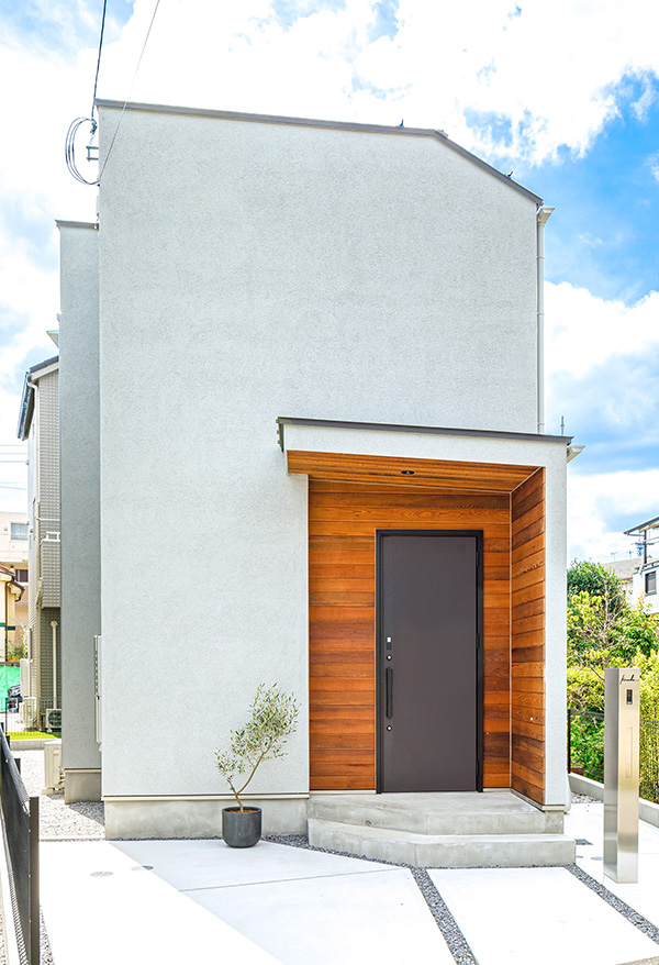 東京 埼玉の注文住宅 リガード お気に入りに包まれたarchitect Design 吹き付けの外壁に板張りのデザインを アクセントにした外観デザイン コンパクトですが 住宅地の中では独特の魅力を放つ存在に T Co Birktiaxkz リガード 国分寺 注文