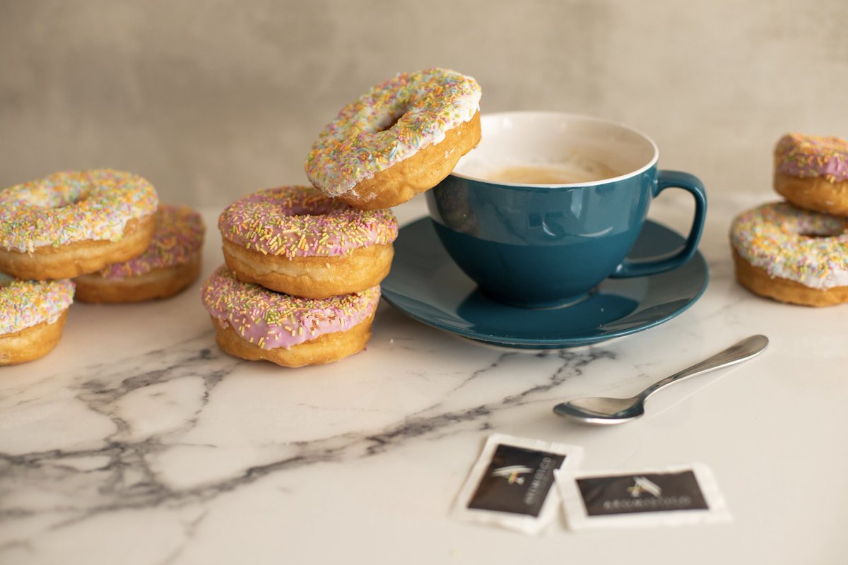 Aromistico's tweet photo. How can you spot a fashionista donut? 🍩
They’re into all the latest glazes!

Happy Donut Day from Aromisti-dough Coffee!

#donutday #coffee #coffeelover #Aromistico https://t.co/4rODfwBWyh