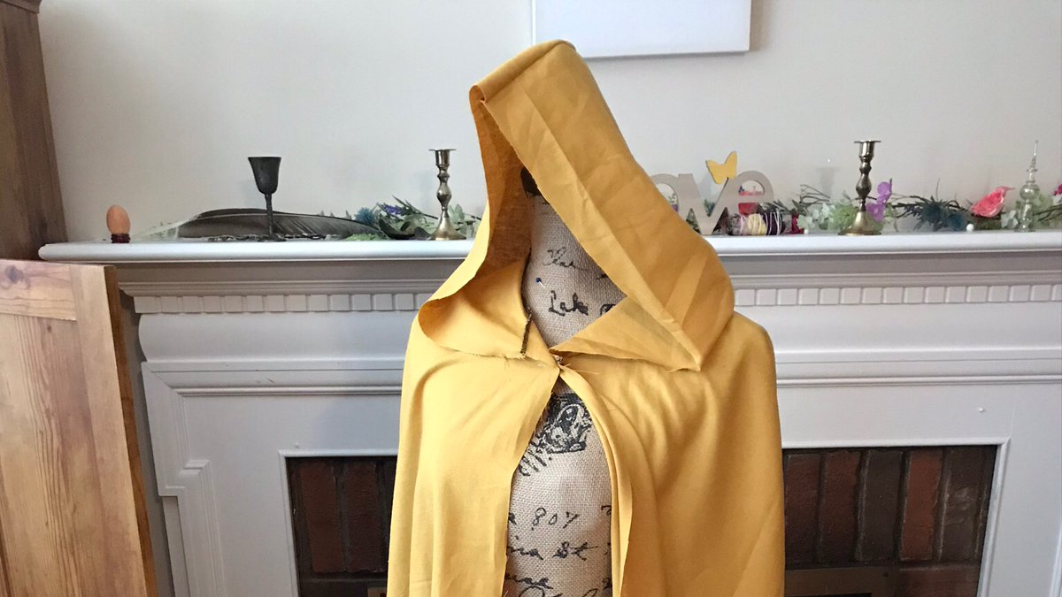 Fabel1031's tweet photo. HUZZAH 
We make custom cloaks and other Renaissance items just for you! 
#ShopSmall #witchybusiness #cosplay #SmallBusiness #shopwithwitches #witch #pagan #cloak #cloaks #renfaire #cottagecore #larp 

https://t.co/qzUov12l8b https://t.co/ZLw9Qu1X5o