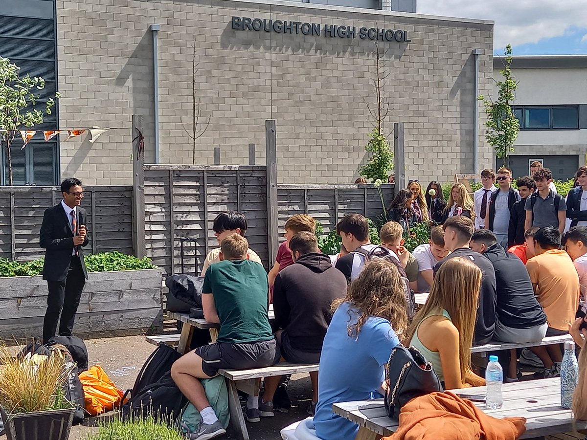 Head student Safwan shares the love "go out there and make the world a better place" <a href="/BroHighOfficial/">Broughton High</a> #S6leavers21