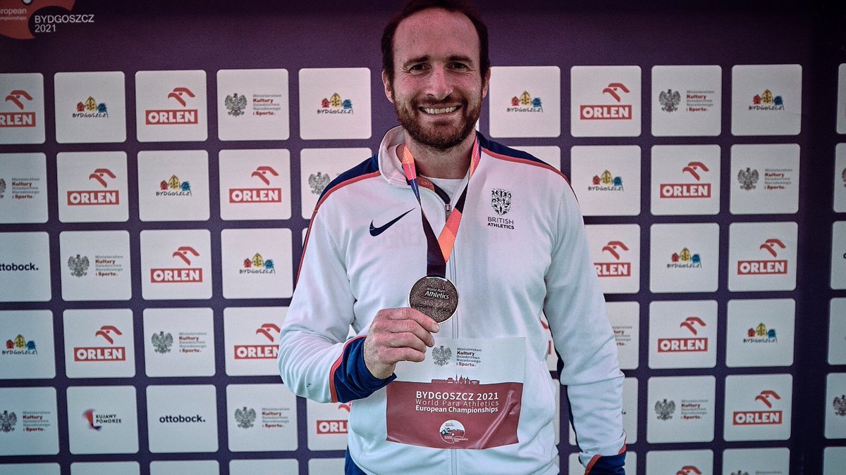 AthleticsWeekly's tweet photo. In 2010, Luke Sinnott was serving in Afghanistan when he stepped on an IED and lost both of his legs from the explosion. 

He's now won his first major championship medal in the long jump for Great Britain 👏

📸 @SinnottLuke https://t.co/7XmZOrF3KY