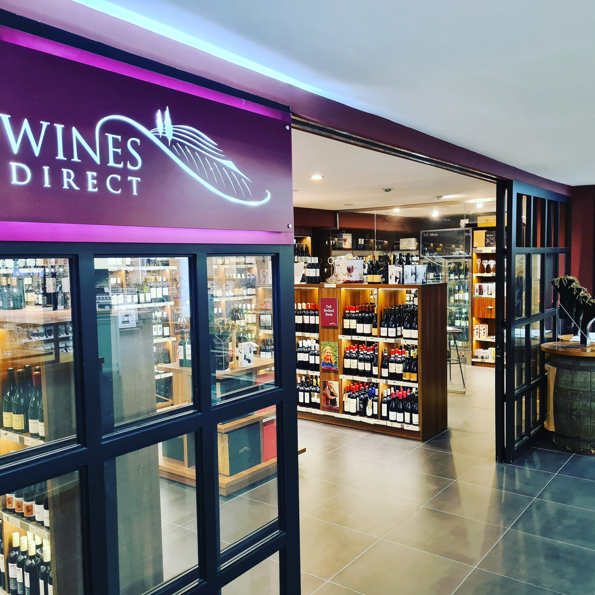 WinesDirect's tweet photo. Happy Bank Holiday weekend!! Don't forget, you can find us in @ArnottsDublin until 7pm each evening where our friendly team will help you find the ideal wine to enjoy! #winetime #happyfriday #winesdirect https://t.co/NEPi9bA7Zj