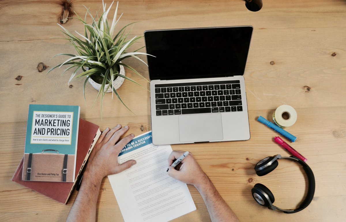 Scribly_Media's tweet photo. What goals have you set for inbound marketing this summer?

Business 2 Community's guide on building goals and activities around your inbounding marketing efforts for big results: https://t.co/6Wa24Ok9Y4

#Business2Community #InboundMarketing https://t.co/wjF679a54L