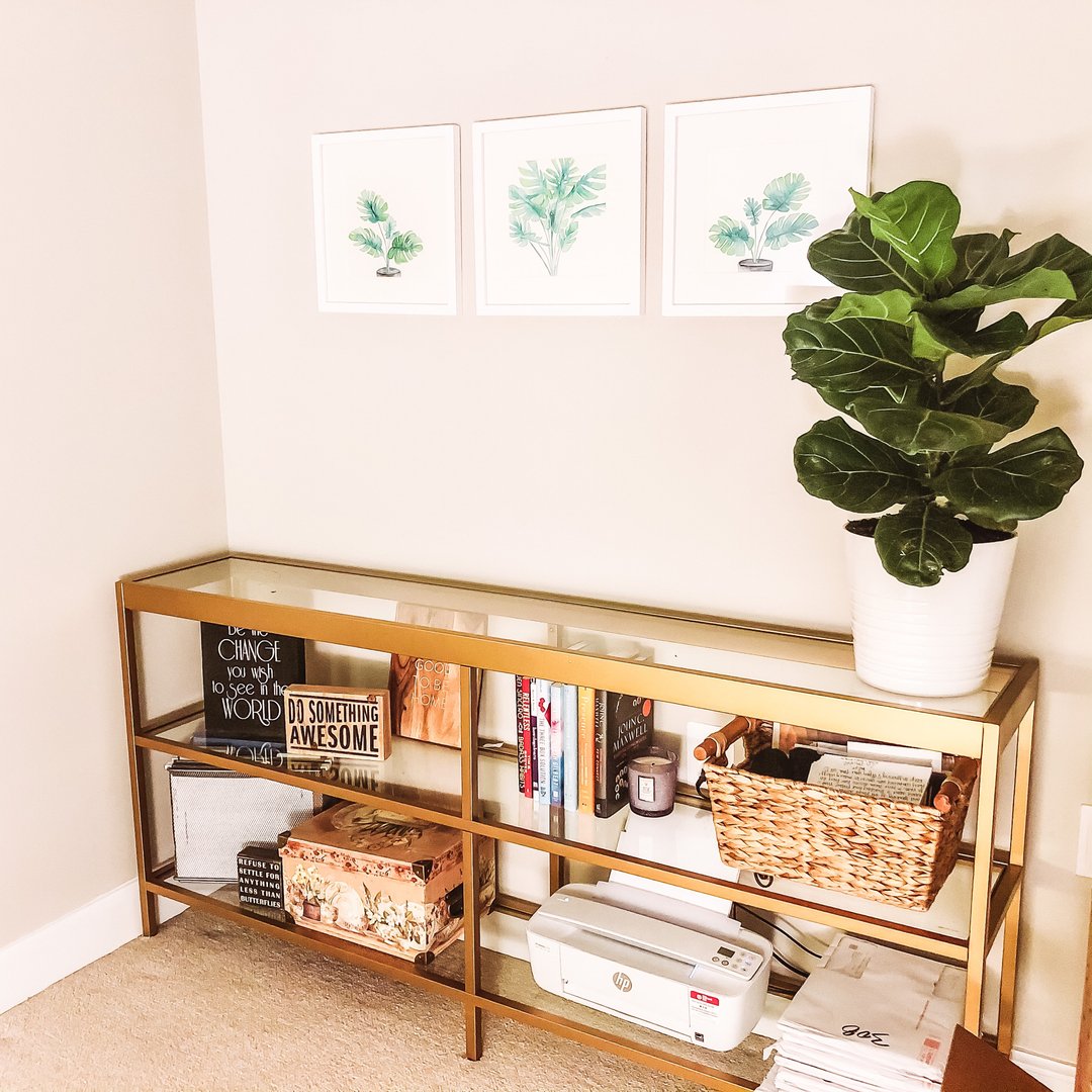 johnnaelysep's tweet photo. Seeing my art hanging in peoples' homes just gives me all the feels! i just love seeing it all come together. Thank you so much @nicoleroundy for asking me to do these for you. It was such an honor and I'm so happy I even got to hand deliver them!

In case you don't know, Nicole https://t.co/oIadHNNTLP