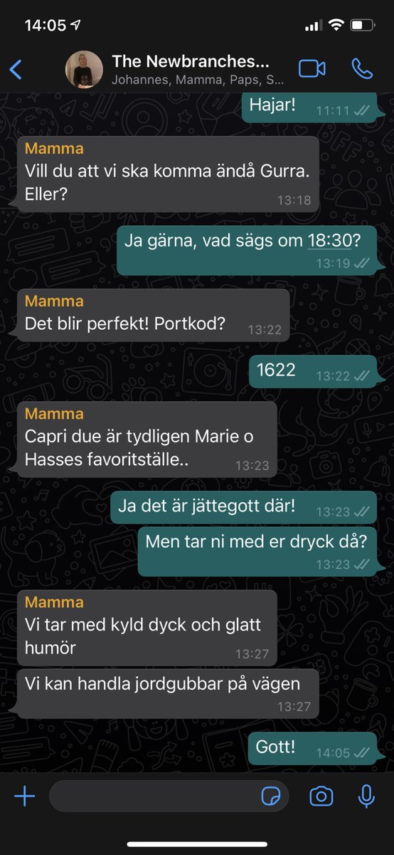 brucewayn32's tweet photo. Kokar ihop ett stökigt krök med mamma 🥴 https://t.co/AHdNNnJ74I