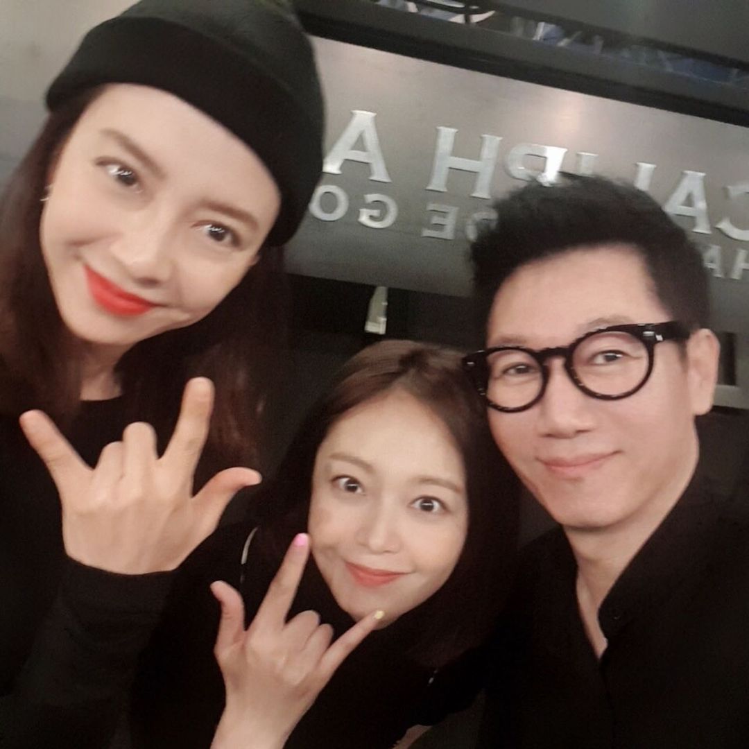 s_jihyogallery's tweet photo. my_songjihyo 

05/24/2019
하하하하하오빠..홍대 #CALIPHASH(#칼리프애쉬)
쇼룸 오픈 완죤 축축축축하해요!! https://t.co/rnyirNVVI0